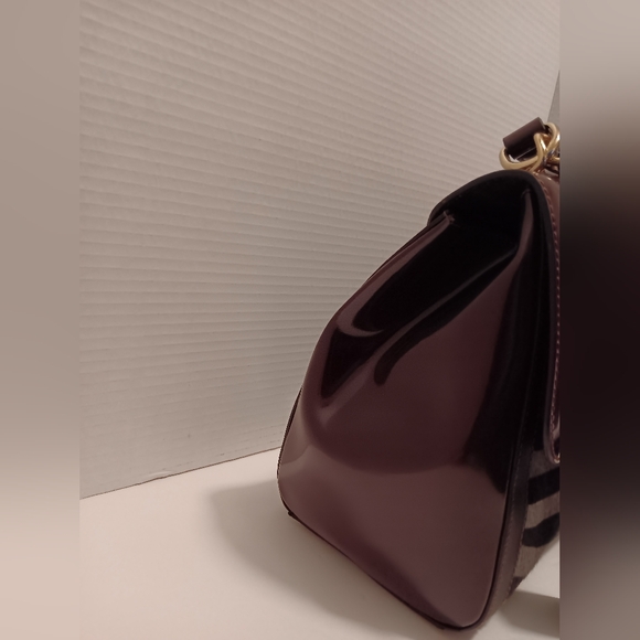 Nwt!! A bellucci Italian handbag/crossbody with lock and key - Picture 5 of 16